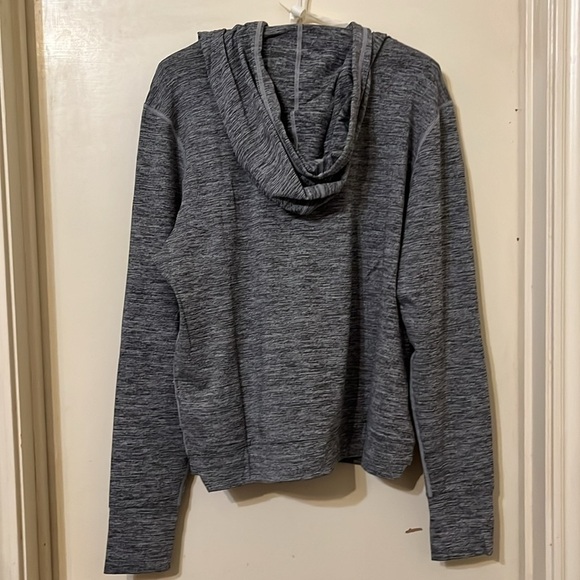 NWT long sleeve running shirt w/hoodie gray  lightweight for sports  Medium - Picture 2 of 7